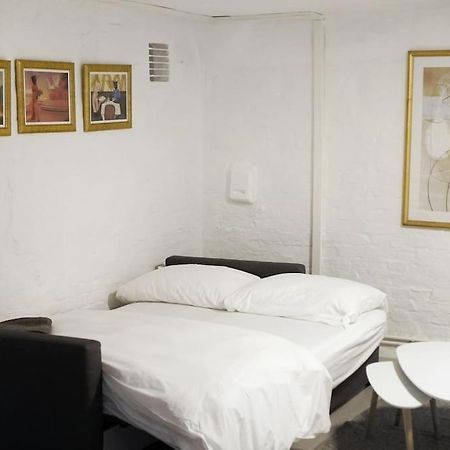 Central, Cozy & Beautiful Designed 2-Rooms Apt. Near River Berlin Kültér fotó