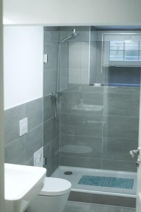 Central, Cozy & Beautiful Designed 2-Rooms Apt. Near River Berlin Kültér fotó