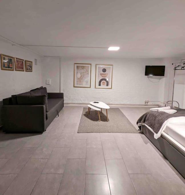 Central, Cozy & Beautiful Designed 2-Rooms Apt. Near River Berlin Kültér fotó