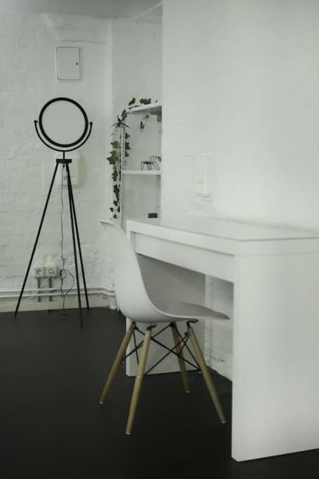 Central, Cozy & Beautiful Designed 2-Rooms Apt. Near River Berlin Kültér fotó