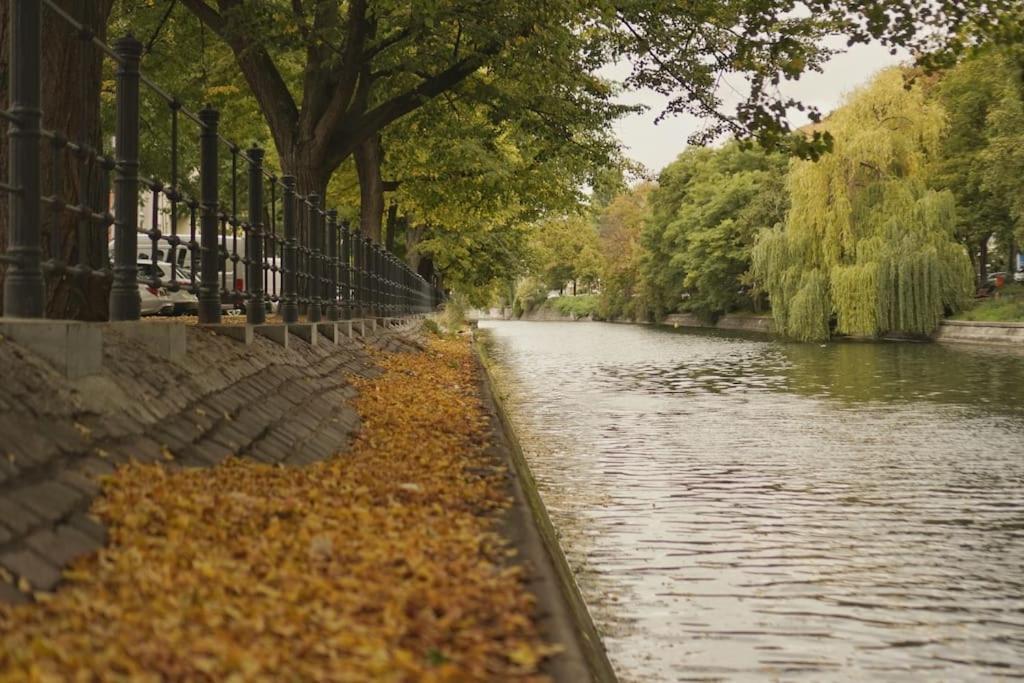 Central, Cozy & Beautiful Designed 2-Rooms Apt. Near River Berlin Kültér fotó